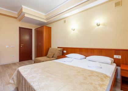 room 132 thumbnail 1