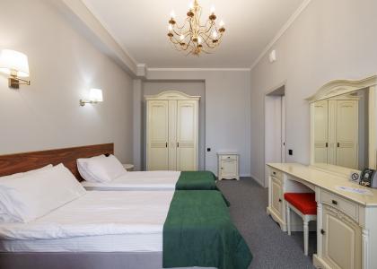 room 135 thumbnail 1